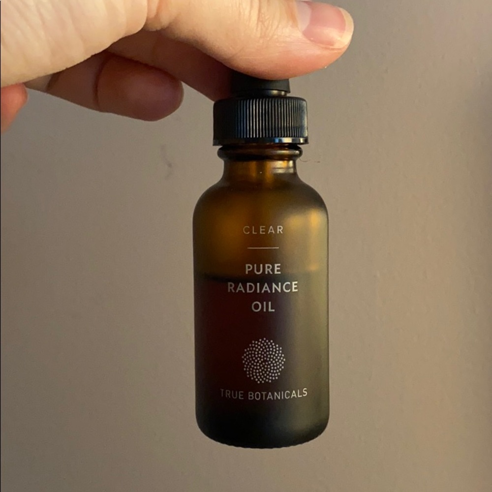 Pure radiance Oil
